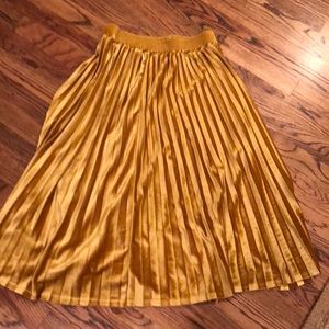 Yellow crushed velvet midi skirt